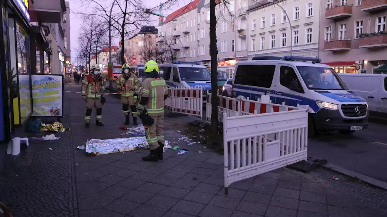 Axt-Attacke auf Berliner Gehweg: Angeklagter spricht von Notwehr