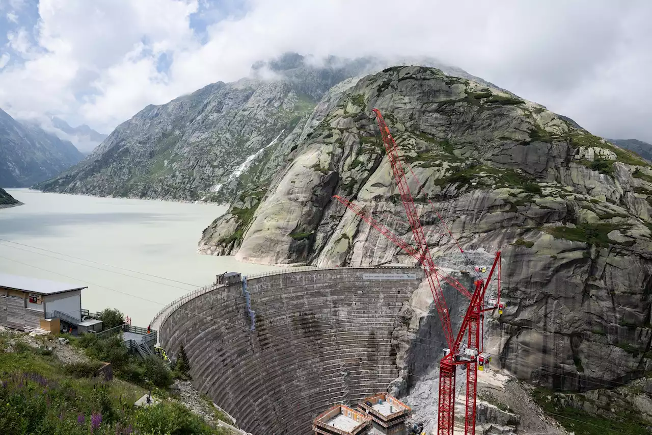 Notgesetz für mehr Stromproduktion – Albert Röstis Coup für die Grimsel-Staumauer