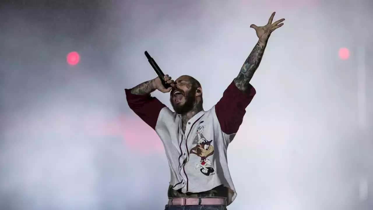 Post Malone, experiencing 'stabbing pain', postpones show