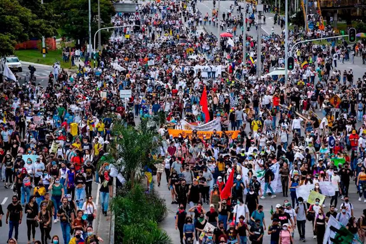 ¿Por qué y dónde convocaron las primeras protestas contra el gobierno de Petro?