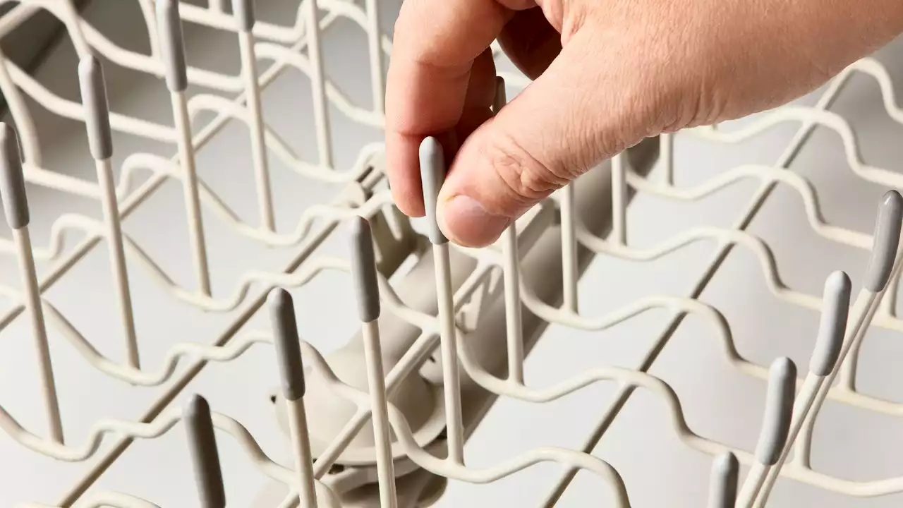 These Tiny Caps Are the Fix for a Rusty Dishwasher Rack