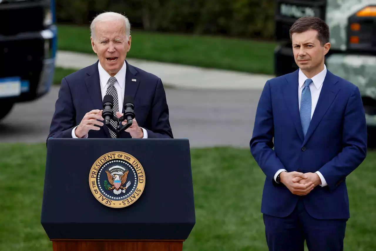 Biden And Buttigieg Are Having A Big Month For Air Travel Transparency