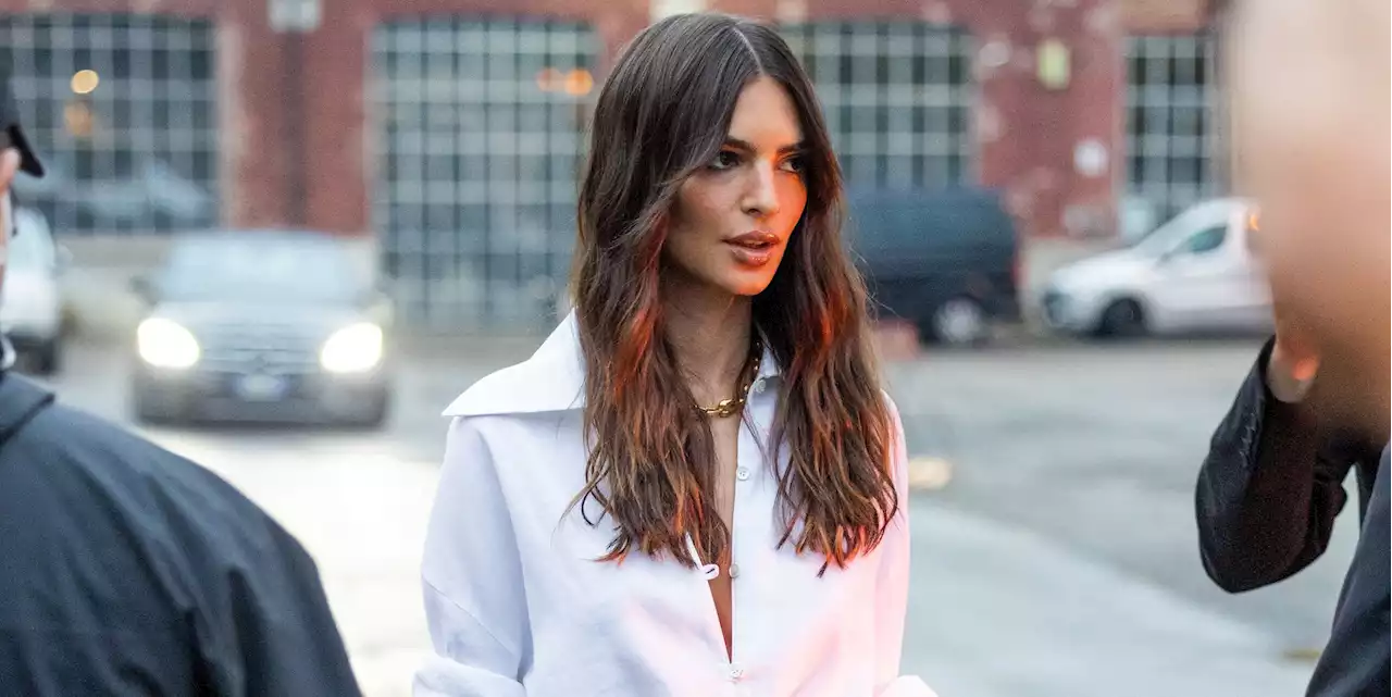 Emily Ratajkowski’s Leather Skirt Included a Nearly Hip-Grazing Leg Slit