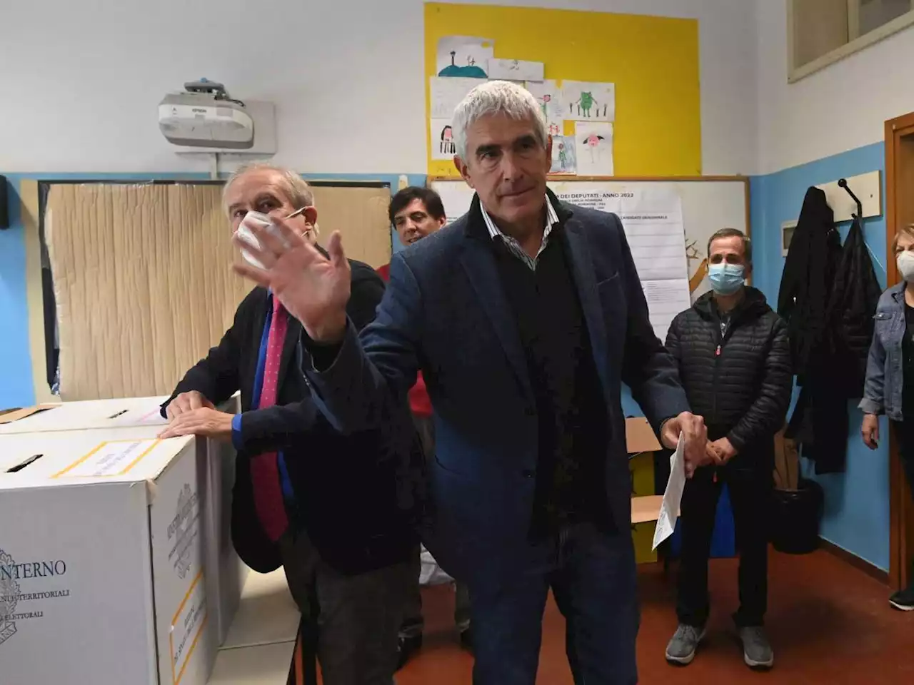 Casini batte Sgarbi, Fiano e Cirinnà vanno ko: le sfide nei collegi