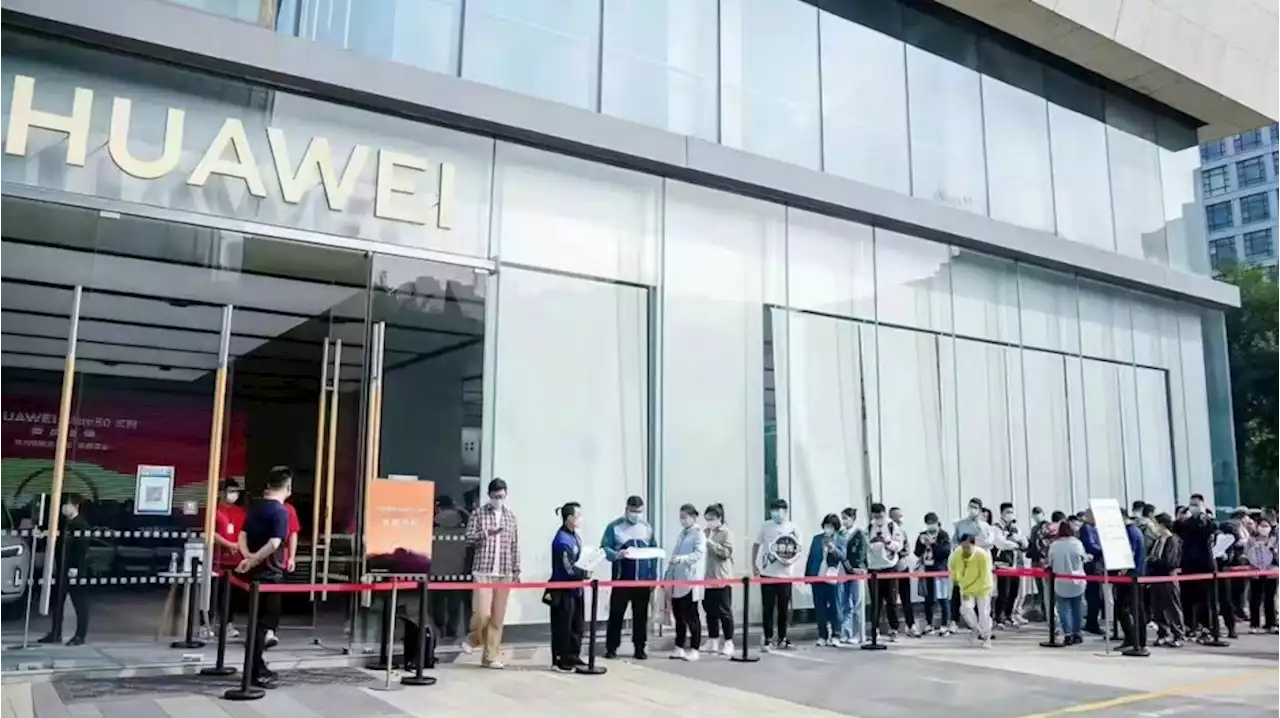 Long lines, huge demand greet the now sold out Huawei Mate 50 series