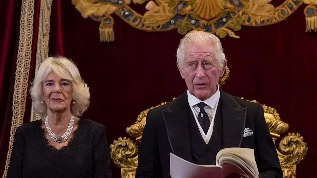 König Charles und seine Camilla nach Beerdigung gesichtet