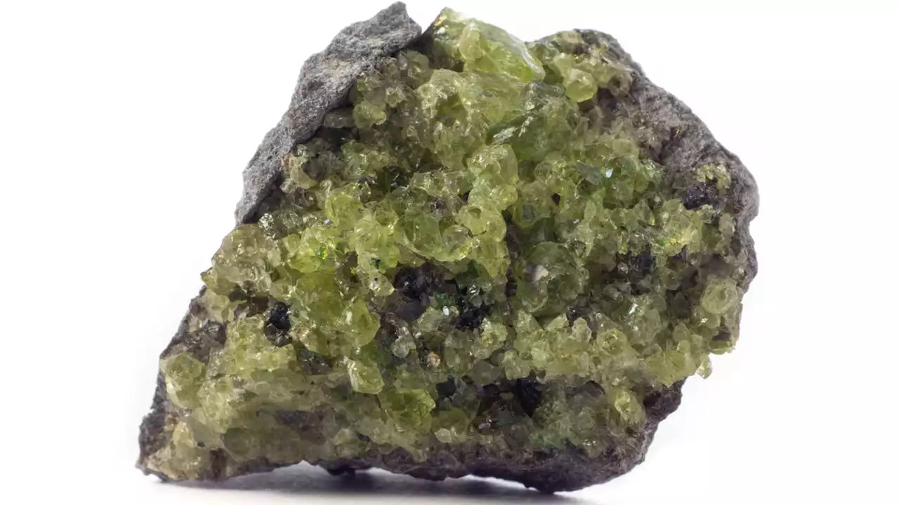 Here’s how olivine may trigger deep earthquakes