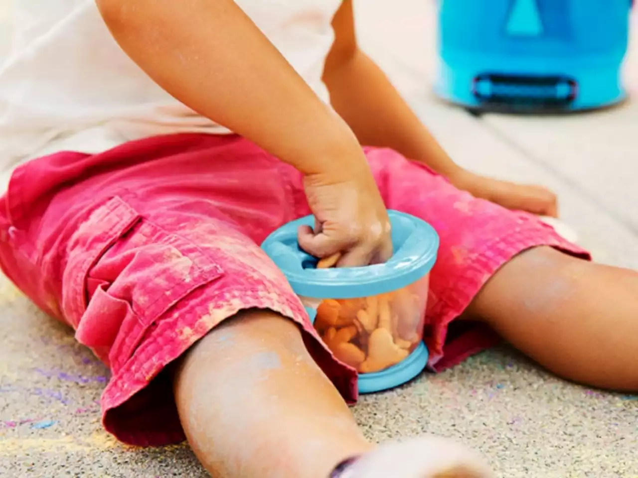 These $6 Spill & Leakproof Snack Containers With Over 48,000 5-star Reviews Make Snack Time Less Messy