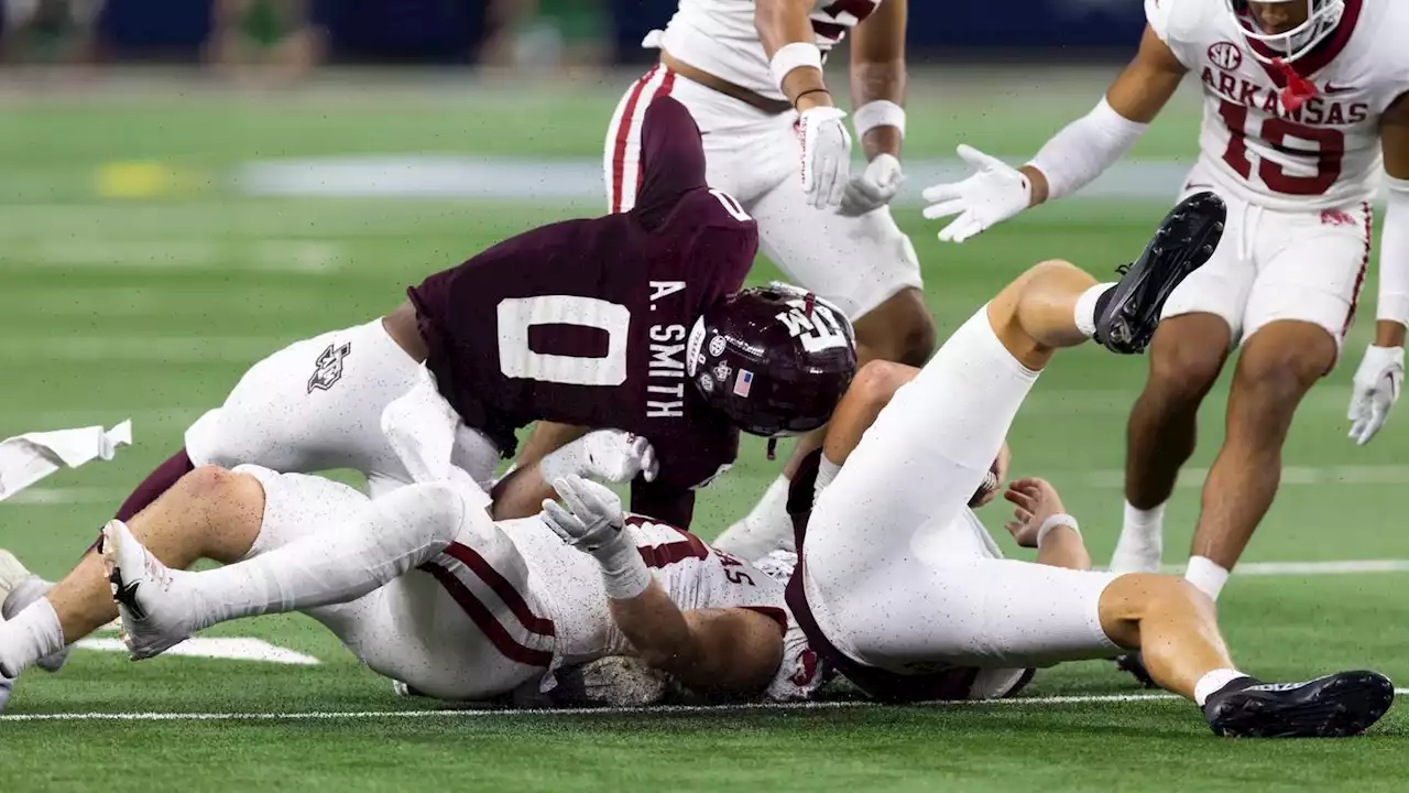 Texas A&M WR Ainias Smith out for season with leg injury