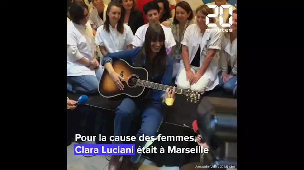 Clara Luciani chante pour la maison des femmes de Marseille