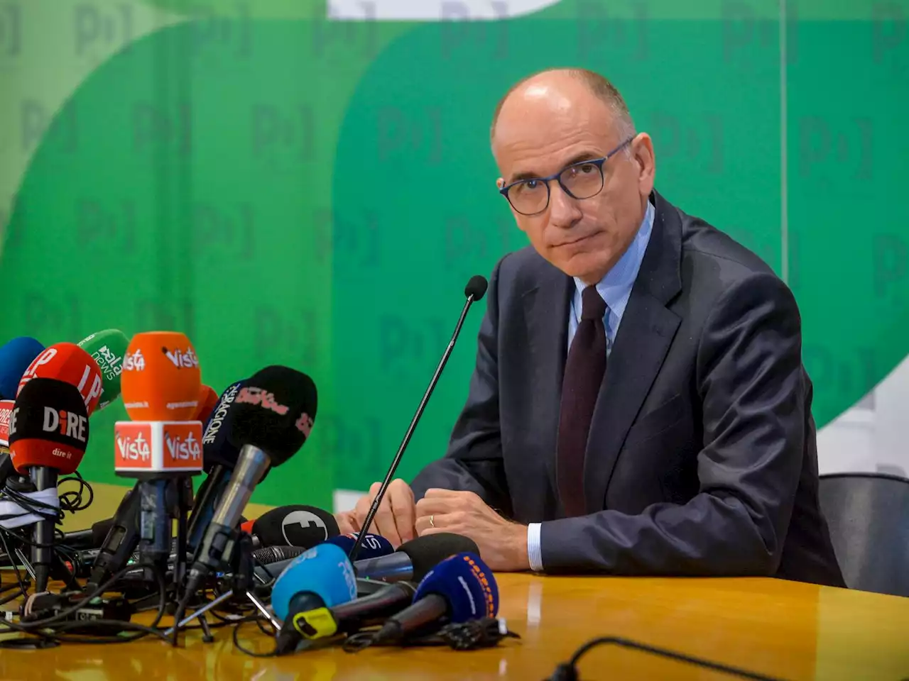 Pd, Letta resta da 'traghettatore': si va a congresso ma sì o no a Conte divide