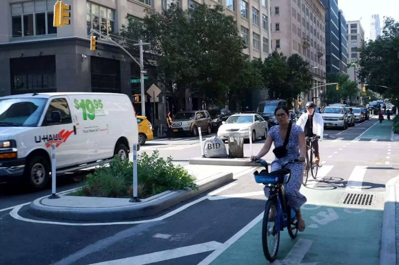 Gearing up: Advocates launch tracker to keep tabs on NYC bike lane projects | amNewYork