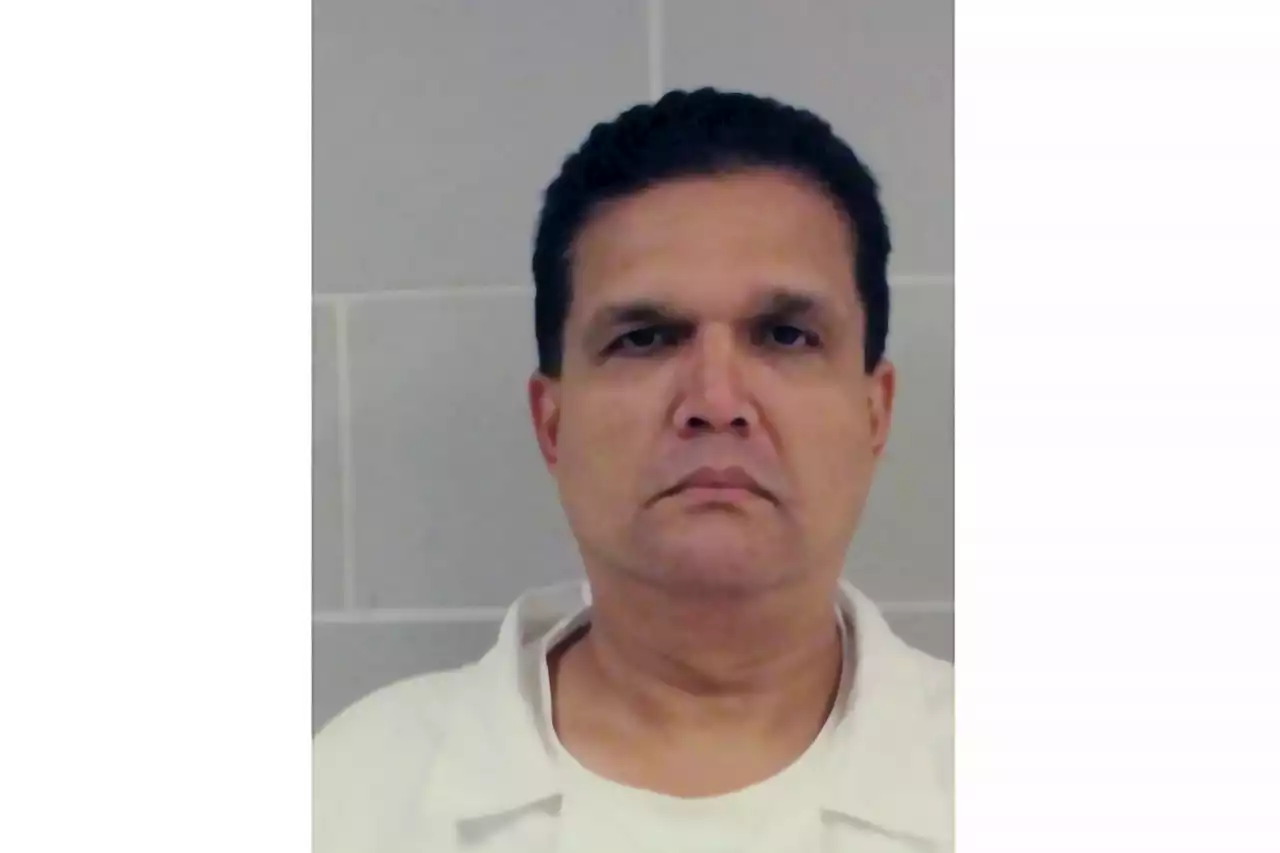 Navy bribery fugitive 'Fat Leonard' seeks Venezuelan asylum