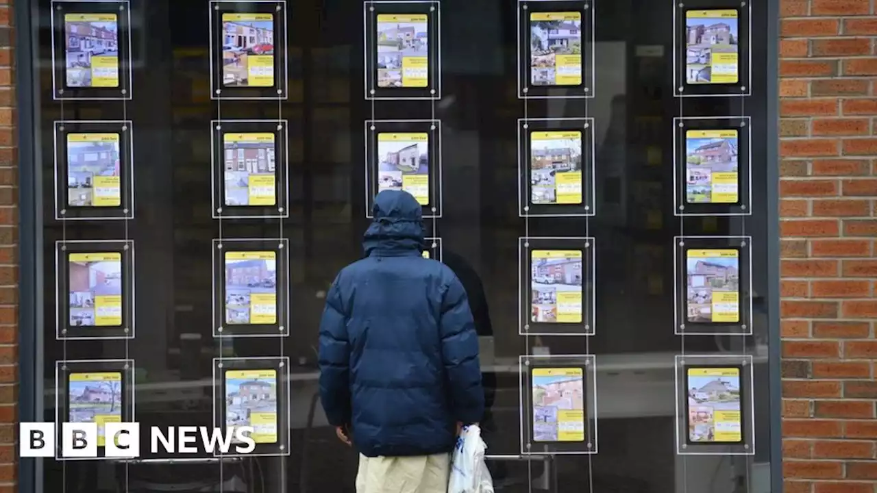 Bank of Ireland UK pulls mortgage deals amid turmoil