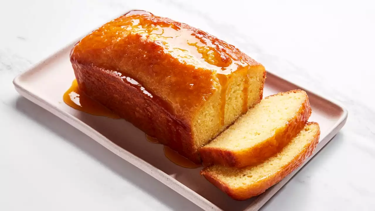 Dinner Party-Worthy Yogurt Cake