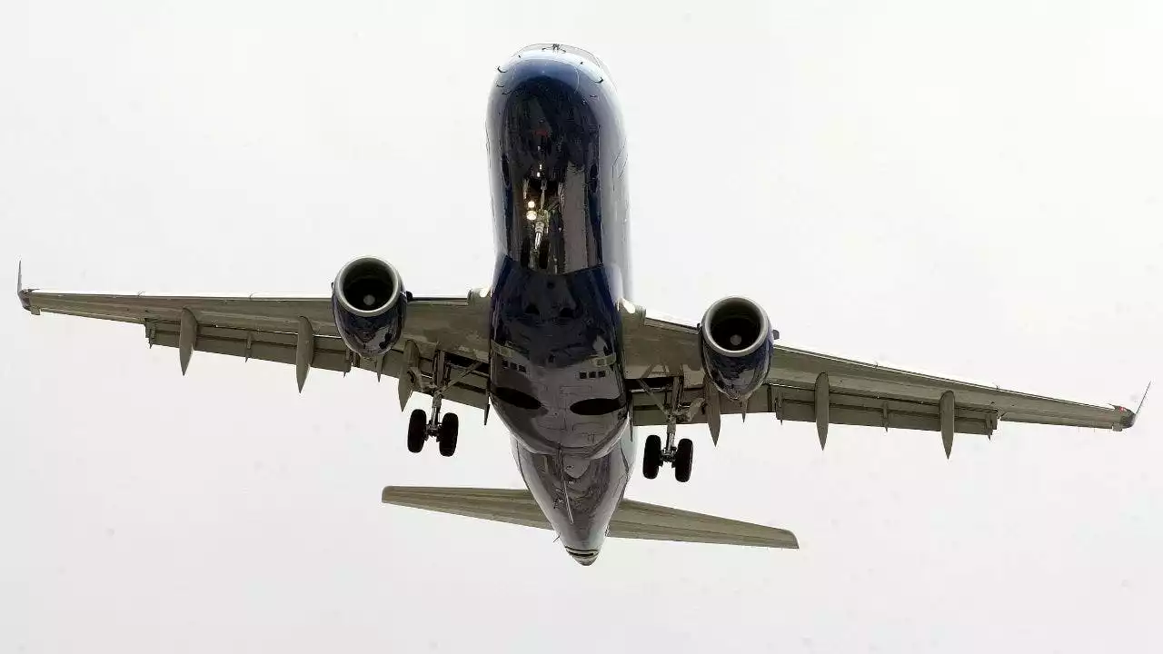 Flight attendants protest at Midway, O’Hare airports for new contracts