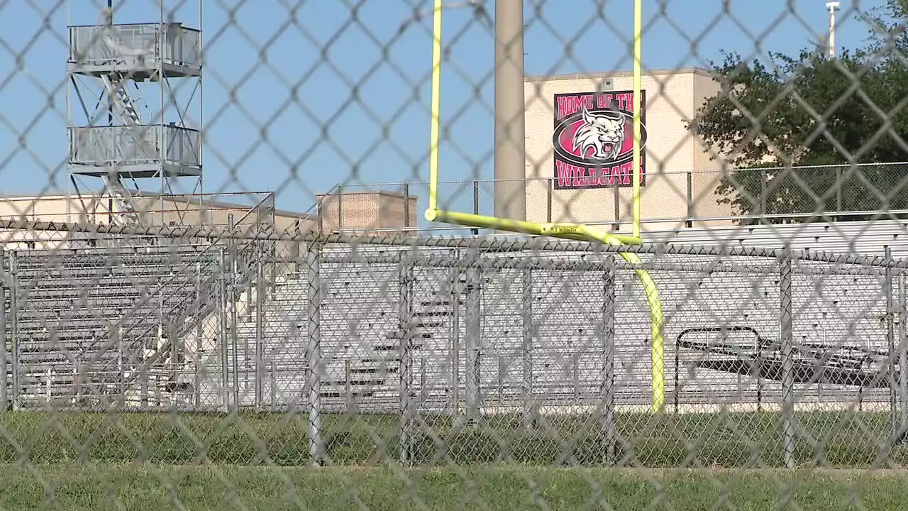 Police: 17-year-old avoided metal detectors to sneak in gun to Richardson ISD football game