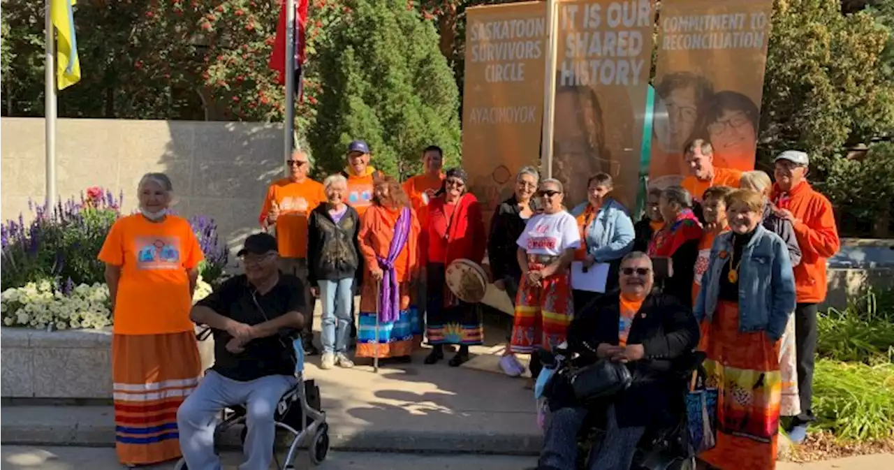 Orange banners raised across Saskatoon in honour of the National Day for Truth and Reconciliation | Globalnews.ca