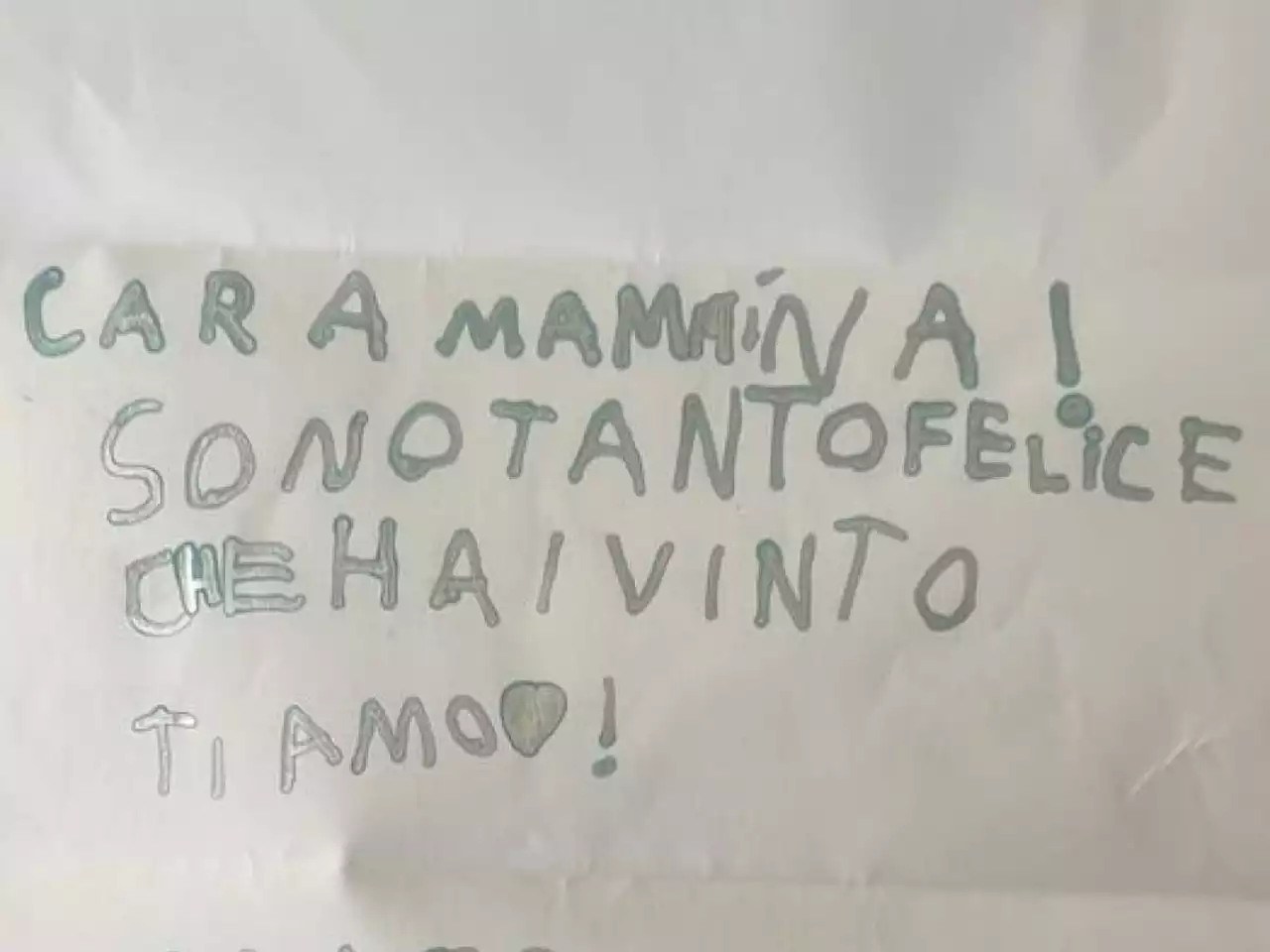 'Mammina, sono tanto felice'. Il dolce biglietto della figlia alla Meloni