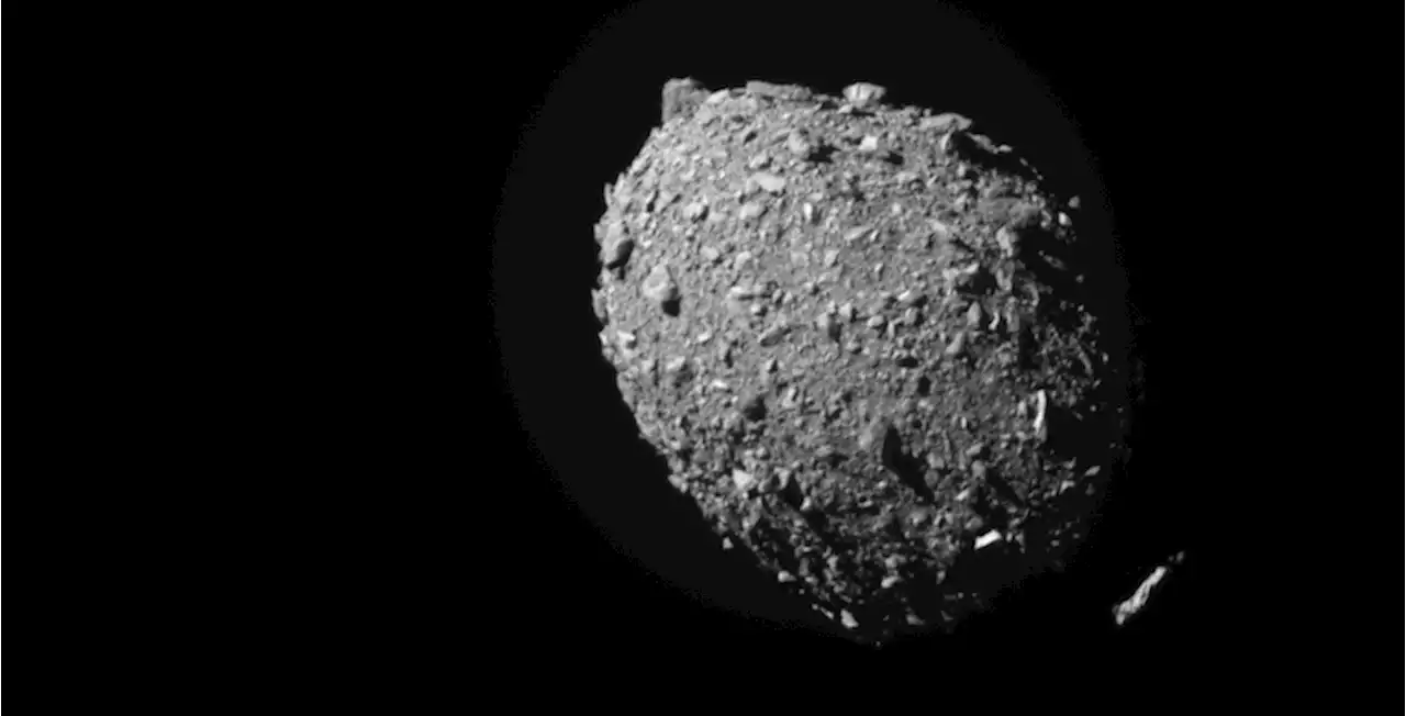 DART si è schiantata sull'asteroide - Il Post