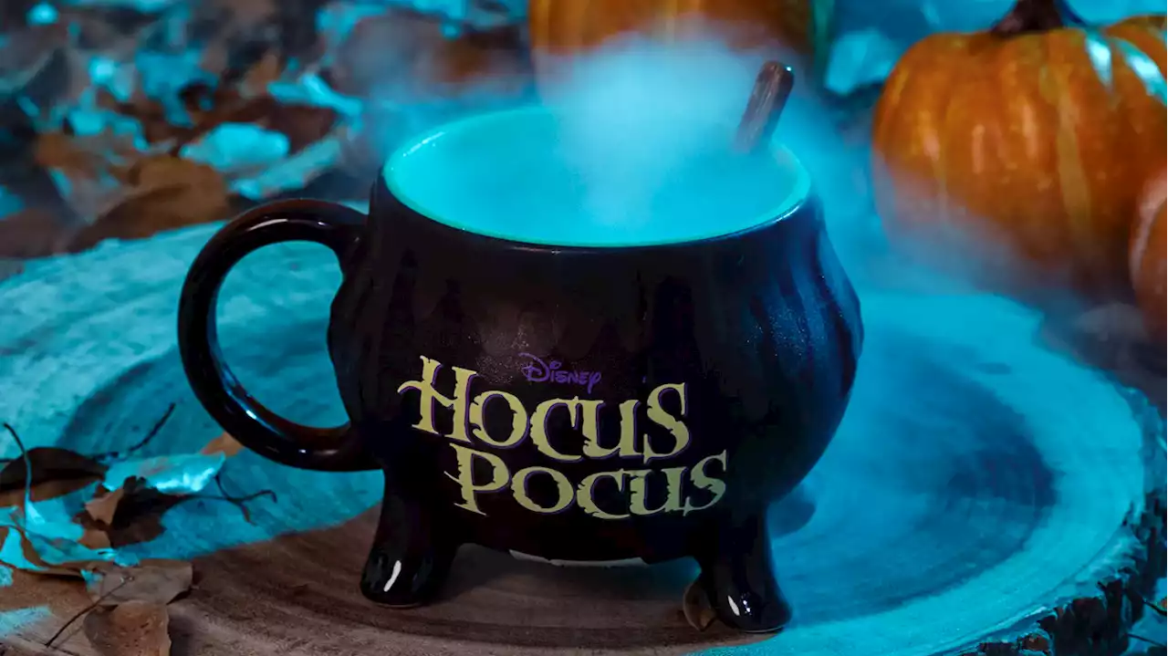 This Color-Changing ‘Hocus Pocus’ Mug Is The Perfect Cauldron For Your Morning Brew