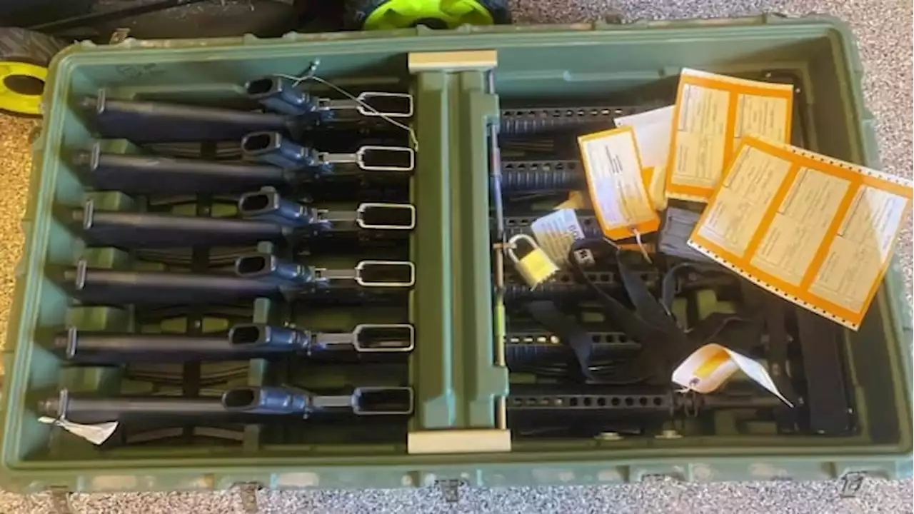 Texas couple finds fully automatic military-grade M16s in storage cases purchased online