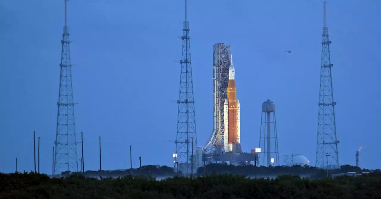 Hurricane Ian prompts NASA to roll moon rocket off launchpad