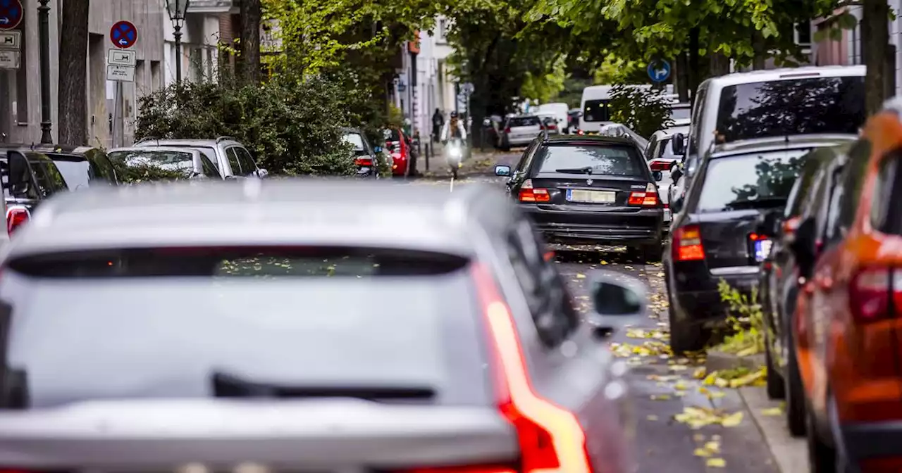 Streit um Bewohnerparkgebühren in Düsseldorf: „Stephan Keller ist der Retter der SUV-Fahrer“