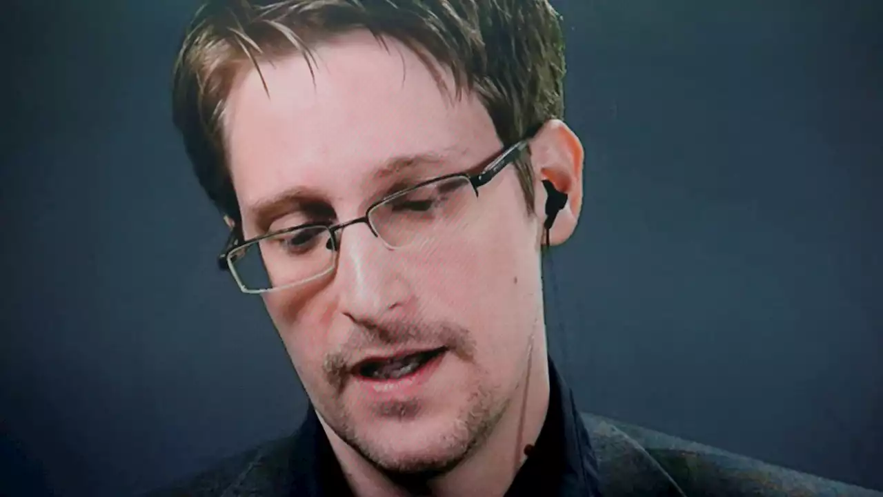 Edward Snowden granted Russian citizenship by Vladimir Putin