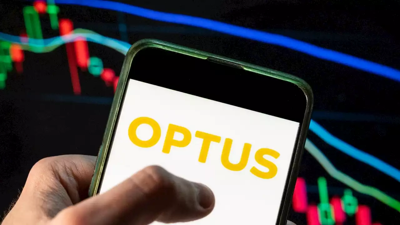 Optus hacker releases 10,000 customers' details and issues new threat