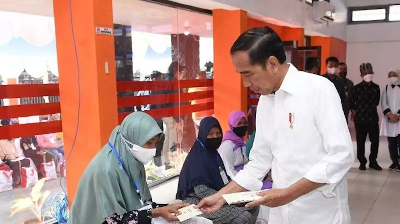 Jokowi Targetkan Penyaluran BLT BBM Rampung Akhir Tahun Ini - Tribunnews.com