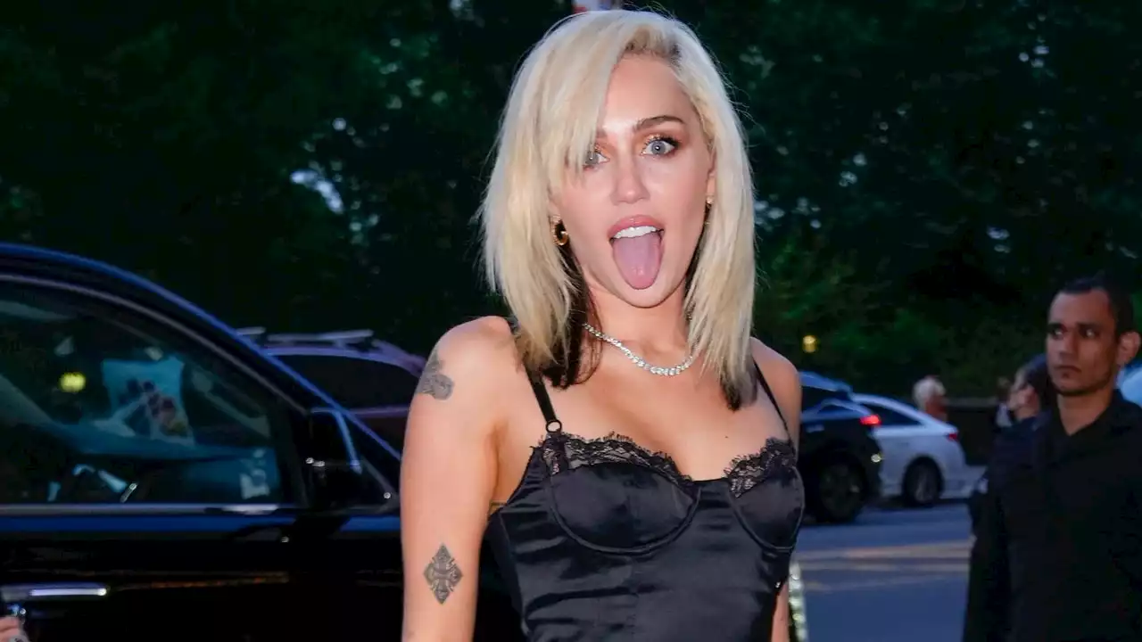 Miley Cyrus è stata denunciata per aver pubblicato una foto su Instagram