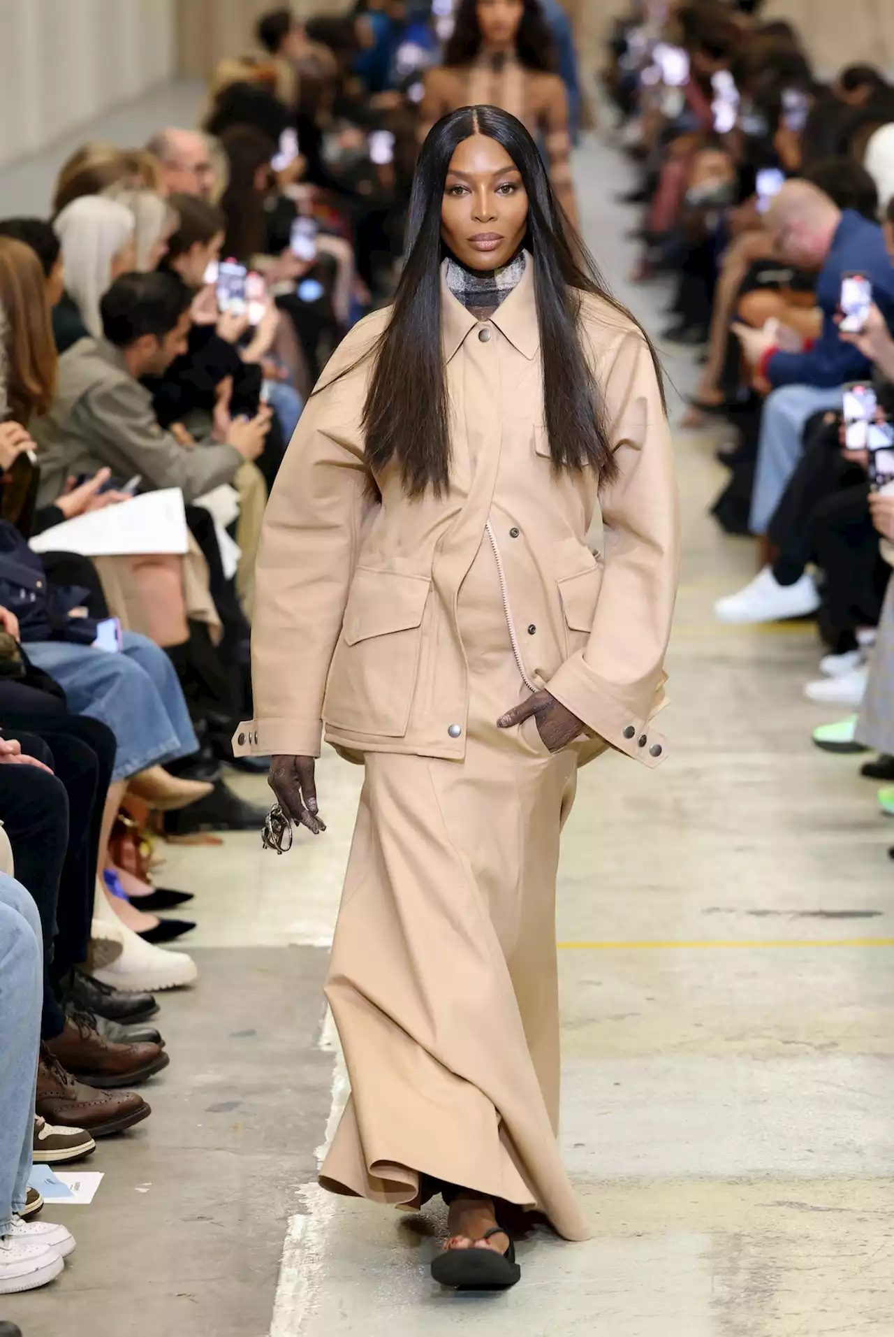 Burberry Does Beach Dressing the English Way for Spring 2023