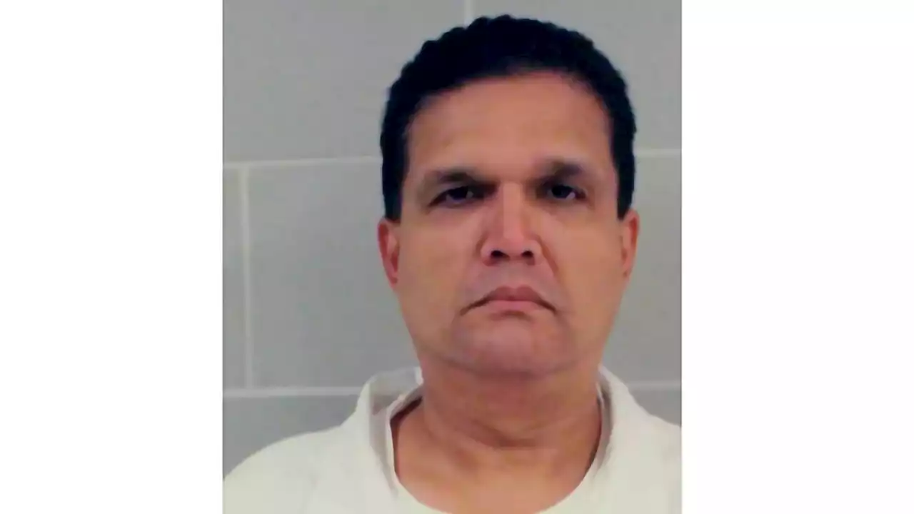 Navy bribery fugitive 'Fat Leonard' seeks Venezuelan asylum