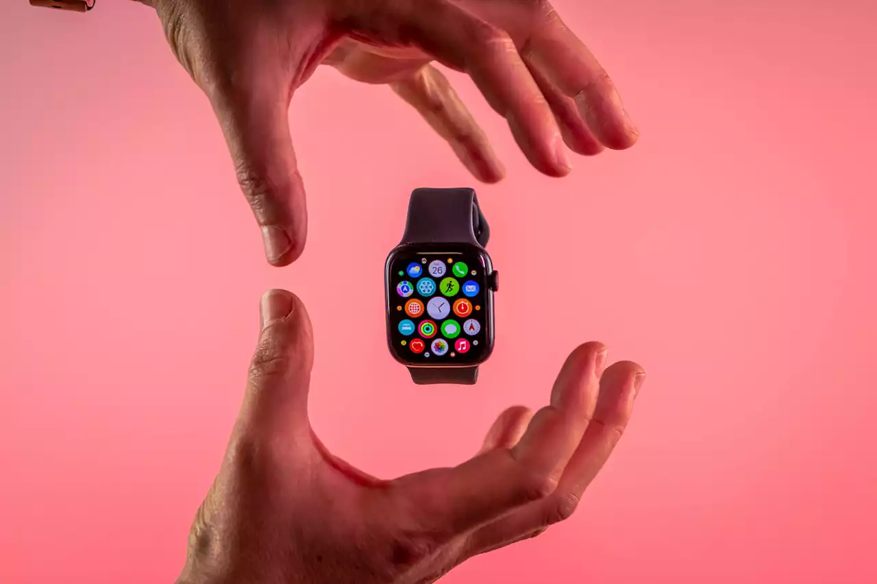 Test de l'Apple Watch SE, la montre connectée du juste prix... pour tous ?