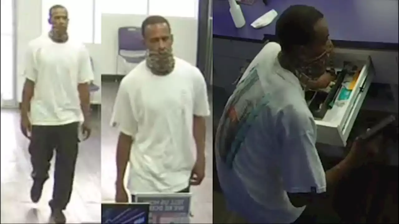 Suspect wanted for robbing southeast Houston cellphone store at gunpoint