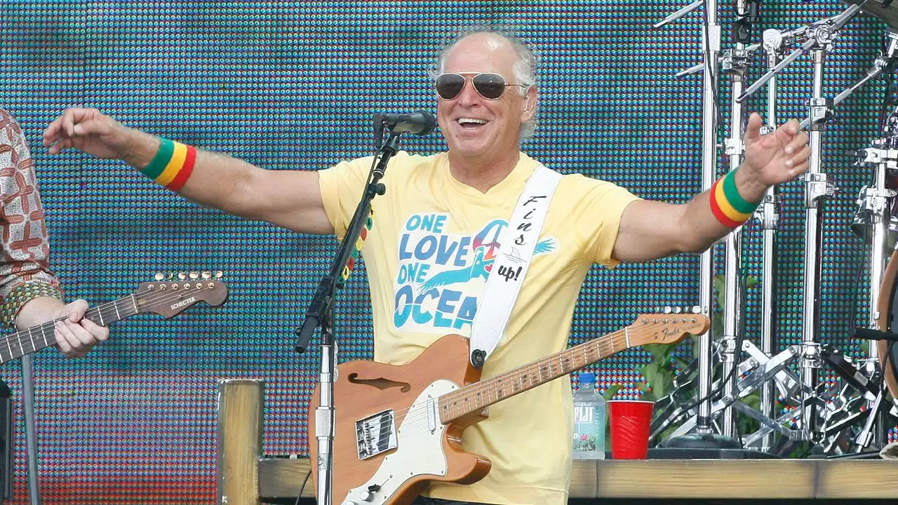 Jimmy Buffett ends touring for 2022, citing health issues