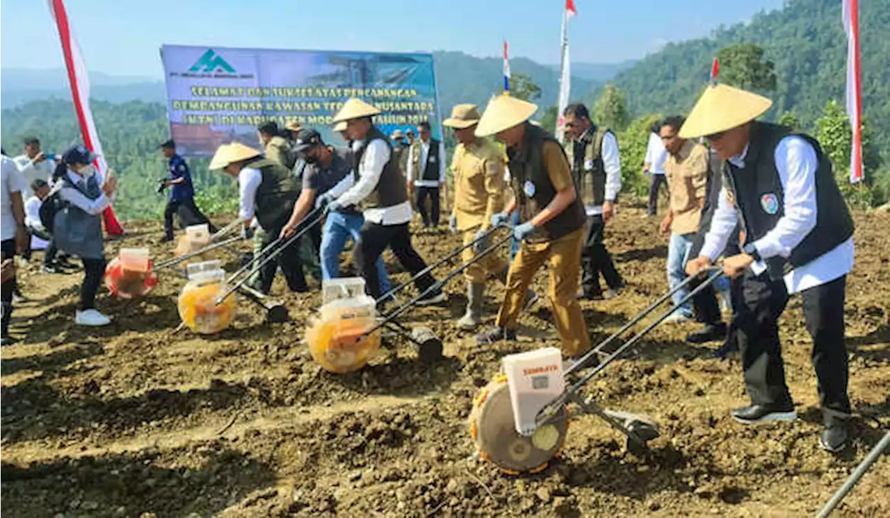 BNPT RI Bersama Pemkab Morowali Resmikan KTN 7 Hektare