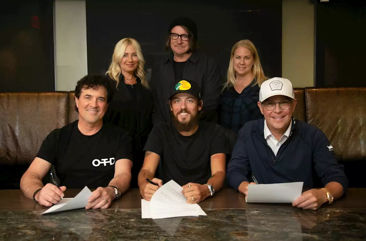 Chris Janson Signs with Big Machine Label Group Records: Exclusive