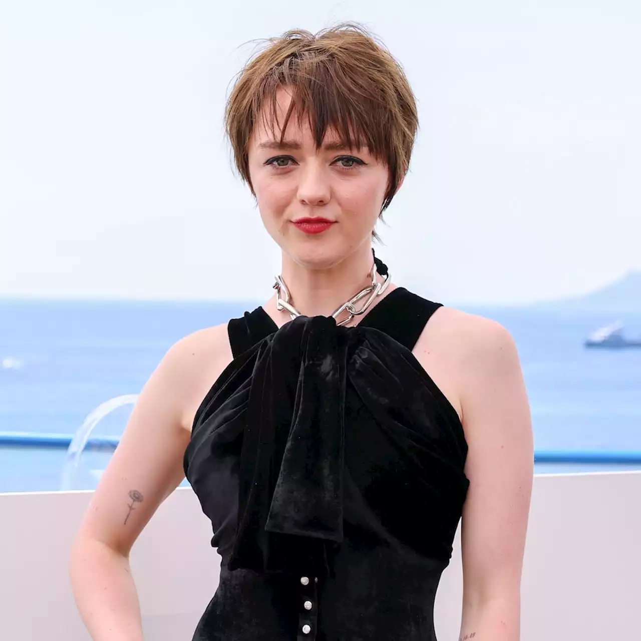 Game of Thrones' Maisie Williams Recalls Her 'Traumatic' Childhood - E! Online