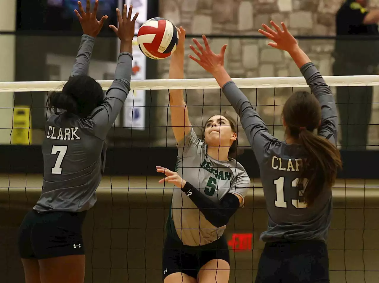 Clark opens two-match volleyball lead in 28-6A with win over Reagan