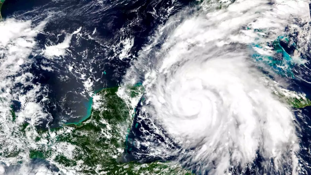 Hurricane Ian: Emergency phone numbers, apps Florida residents should have