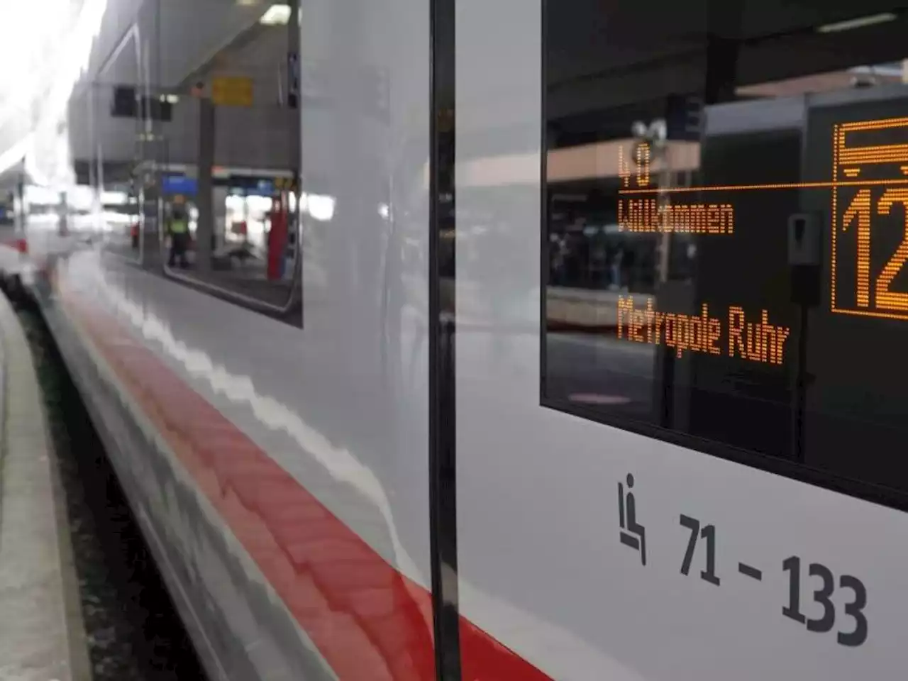 Um fast fünf Prozent: Deutsche Bahn erhöht Preise im Fernverkehr - idowa