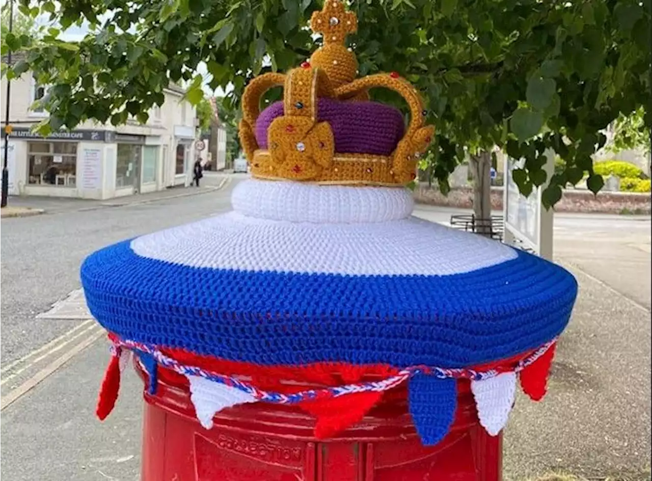 Knitted tributes to the Queen pop-up on post boxes all over the country