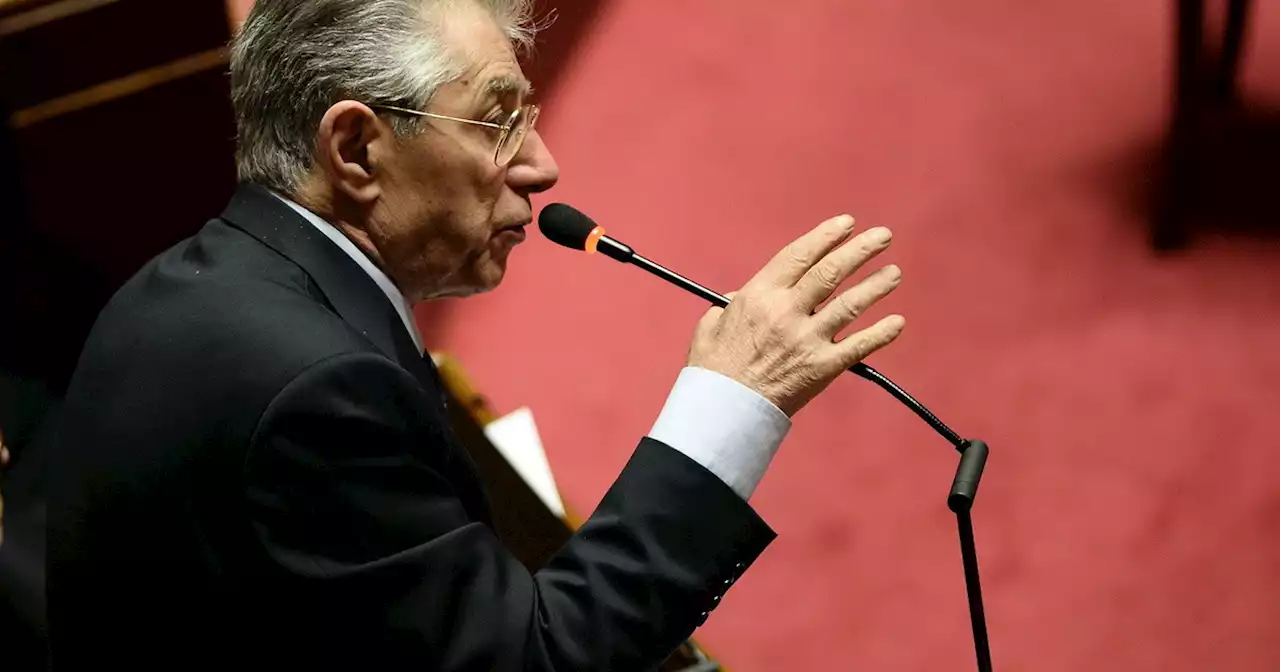 Umberto Bossi, clamoroso: rieletto al Senato. 'C'è stato un errore': cosa è successo