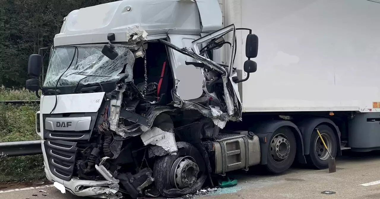 Dramatic pictures show aftermath of HGV crash on M60 slip road