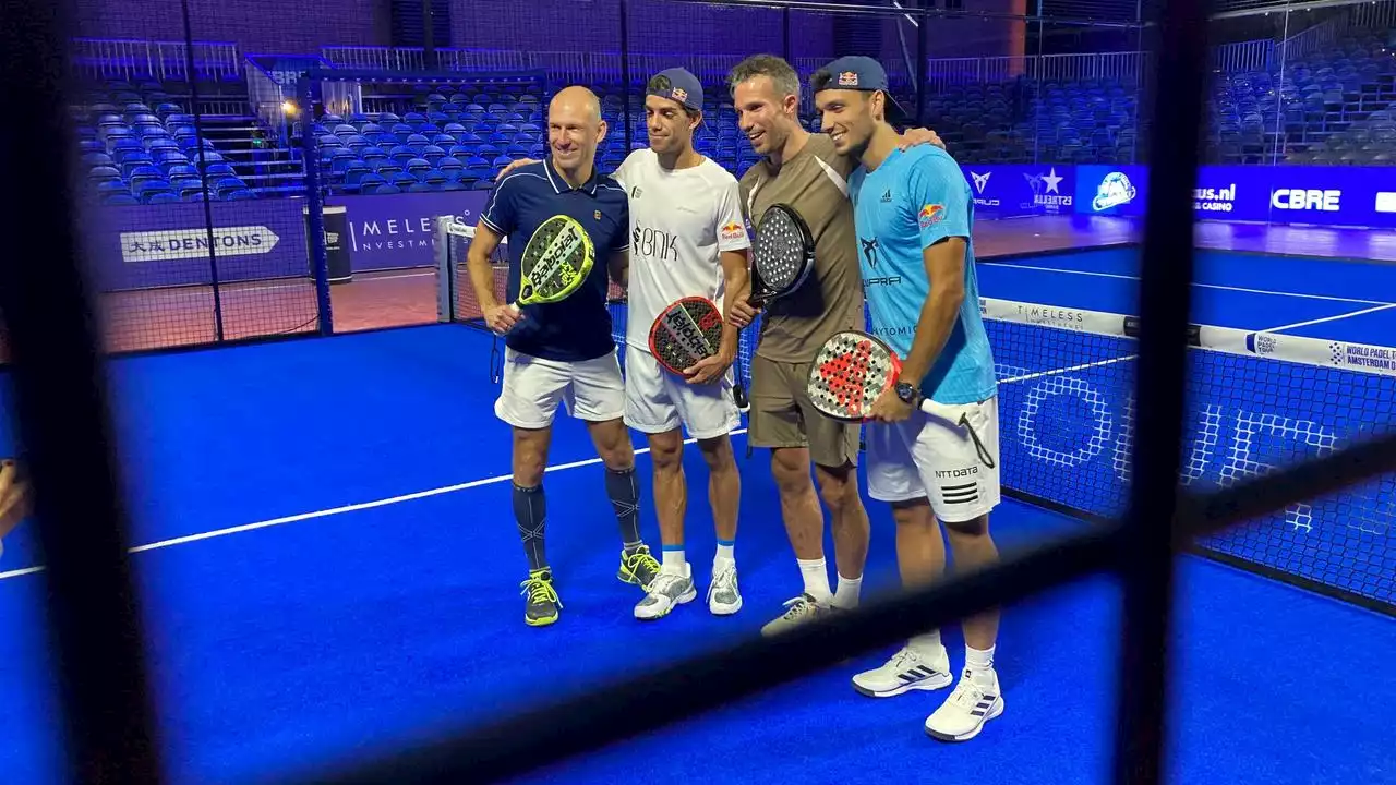 Van Persie en Robben schitteren ook bij padel: 'Ben type-Nigel de Jong'