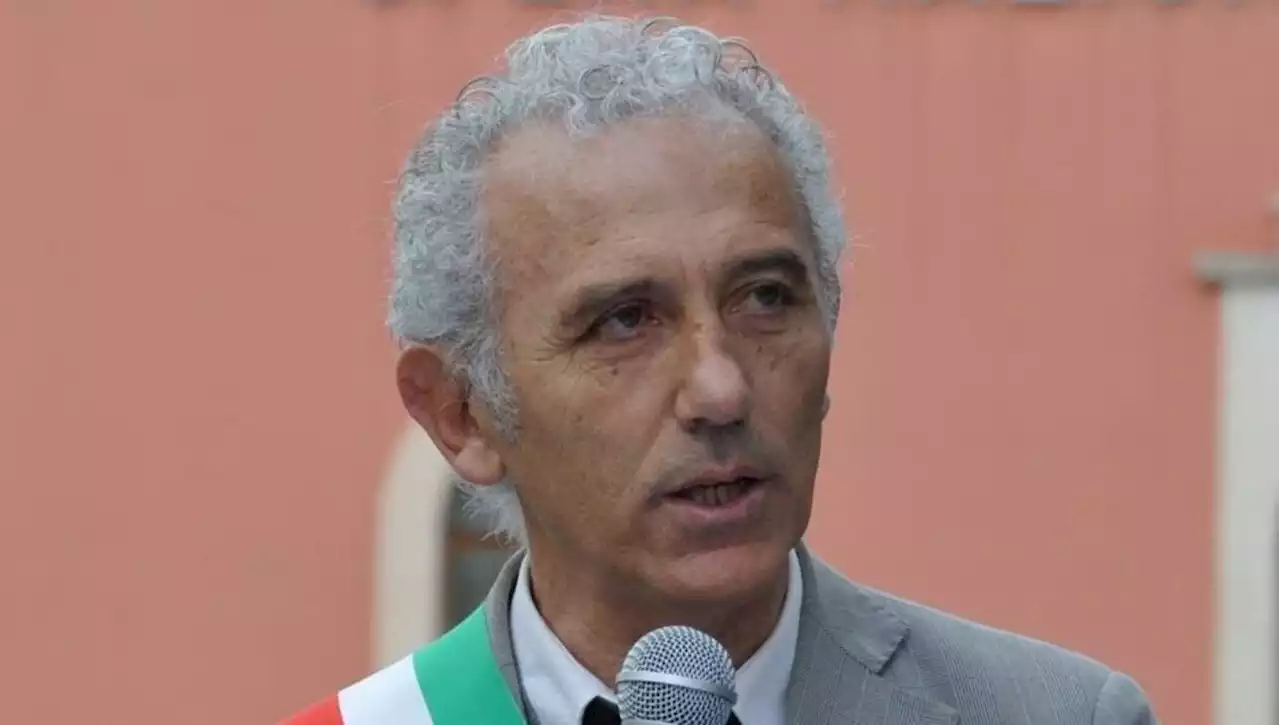 Consiglieri del centrodestra si dimettono, decade il sindaco di Latina Damiano Coletta: 'Lascio da vincitore con la coscienza a posto'