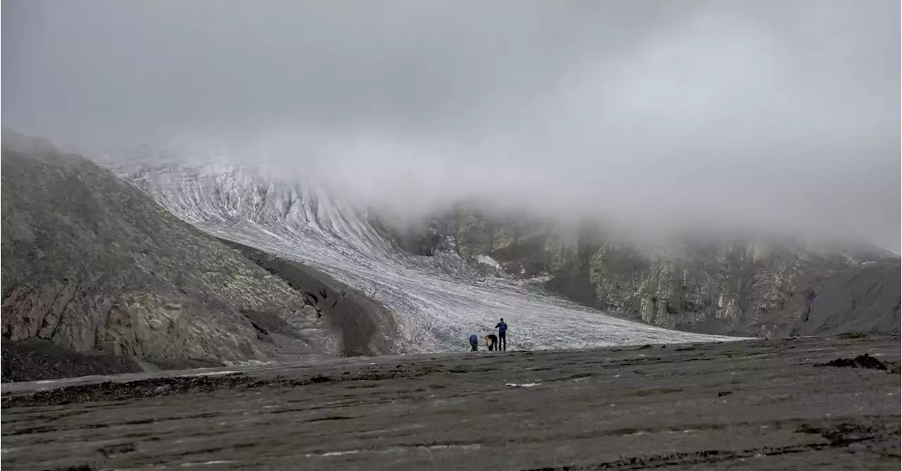 Worst melt year on record for Swiss glaciers, data shows