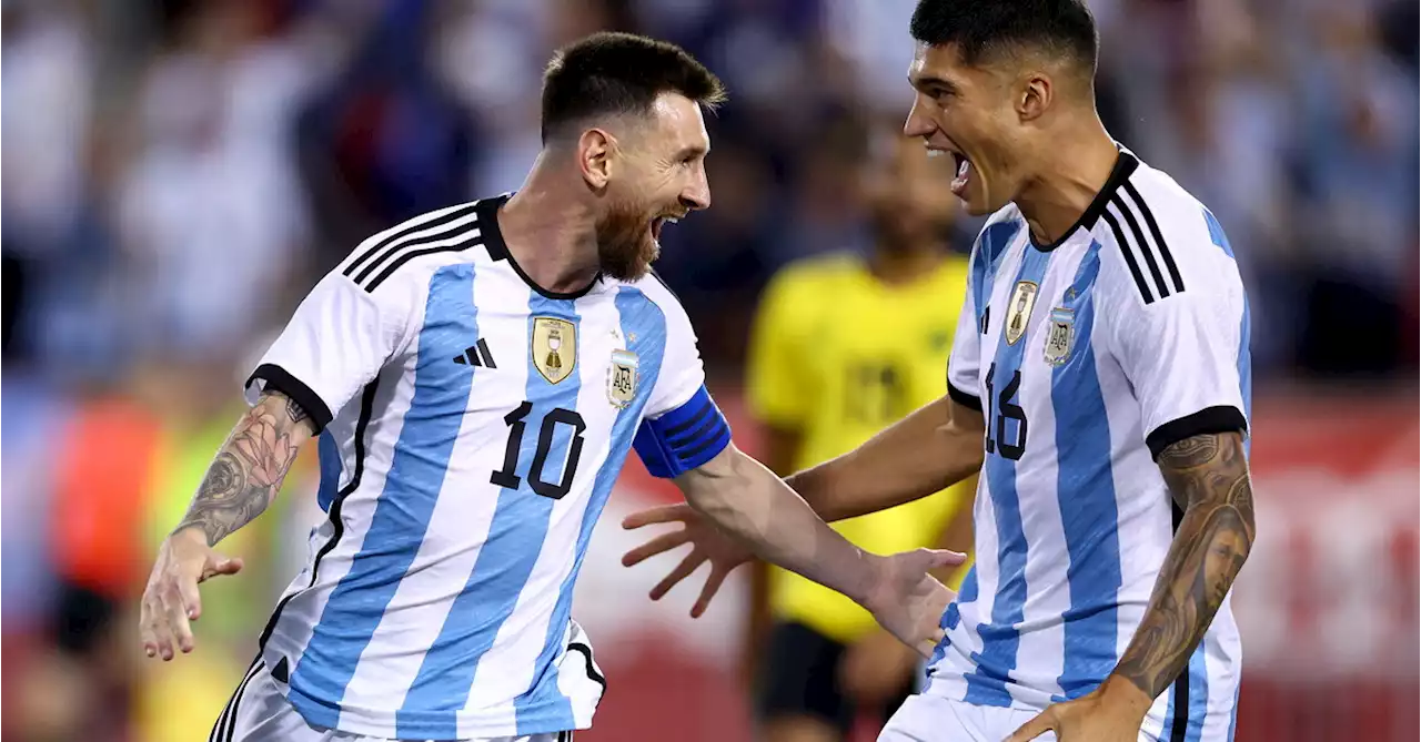 Argentina, tris alla Giamaica: doppio Messi, Lautaro fa assist e Dybala resta in tribuna